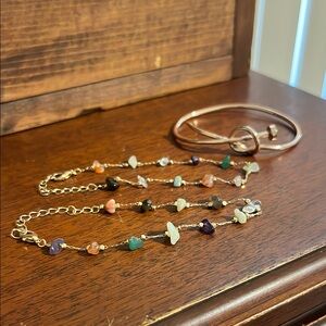 Stone Bracelets and Knot Bracelet

🌟Bundle and save !